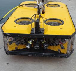 underwater rov Hull cleaning robot, ship cleaning equipment, remove fouling and 12cm Barnacles, no divers need.